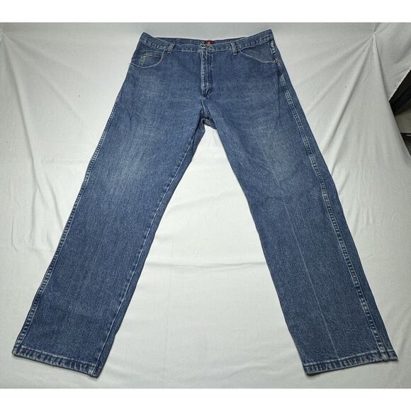 Wrangler 31MWZGK Men's Relaxed Fit Straight Leg Blue Jeans - Size 42x31.5 - Picture 1 of 7